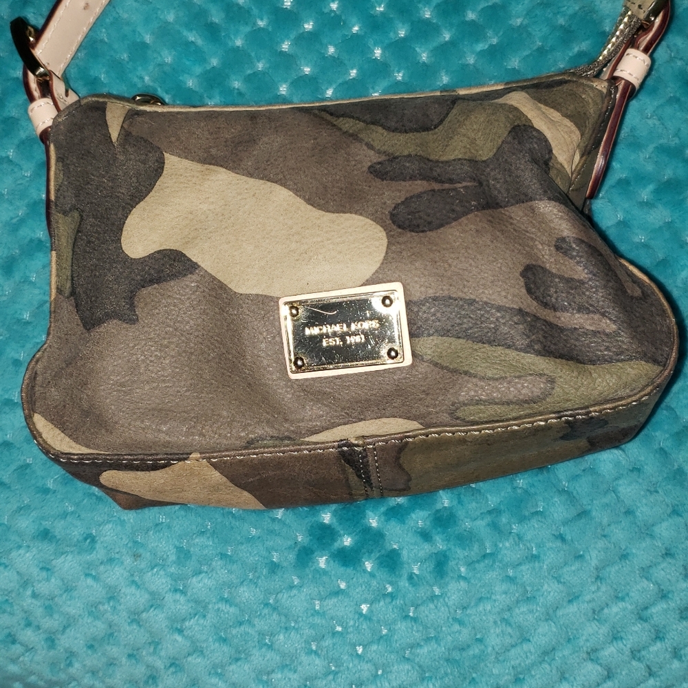 RARE: Mini grayson camo Michael Kors satchel